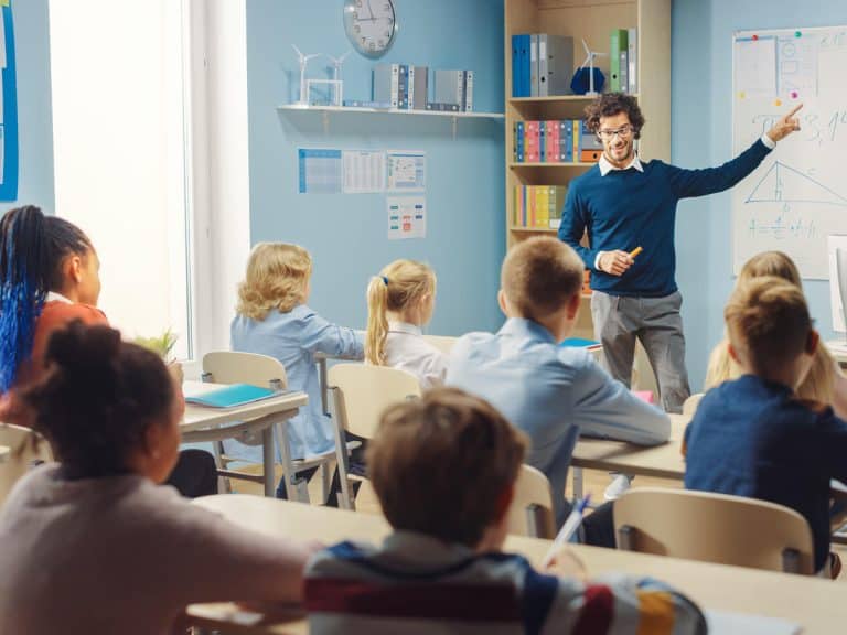 Niemcy: nauczyciele zmuszają chrześcijańskich uczniów do udziału w Ramadanie