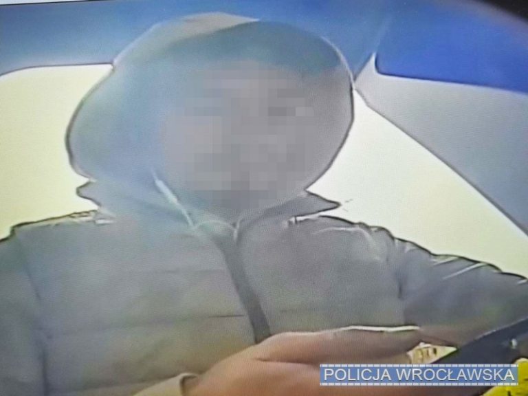 Ukrainiec okradał Polaków metodą na BLIK