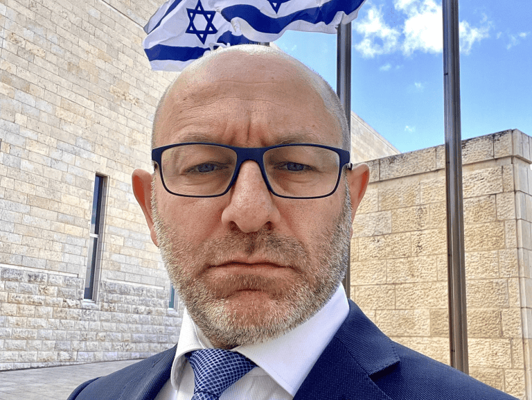 Żydowscy naziści nie chcą zapłacić odszkodowania rodzinie polskiego wolontariusza