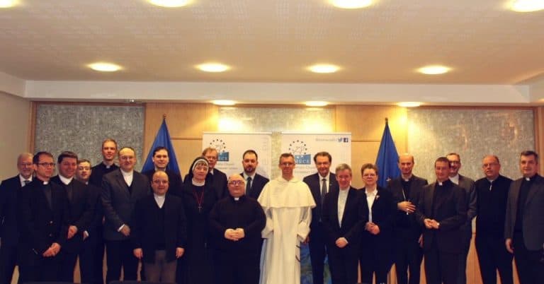 Kościół przeciwko wpisaniu aborcji do Karty Praw Podstawowych UE