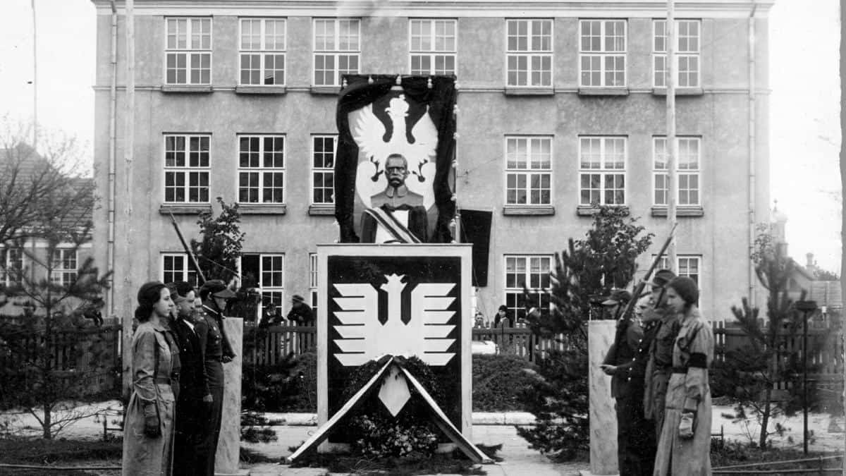 Kalendarium historyczne: 7 kwietnia 1938 – sanacja wprowadza oficlajny kult Józefa Piłsudskiego