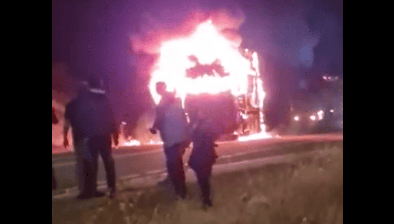 Żydowscy naziści niszczą pomoc humanitarną dla Palestyńczyków
