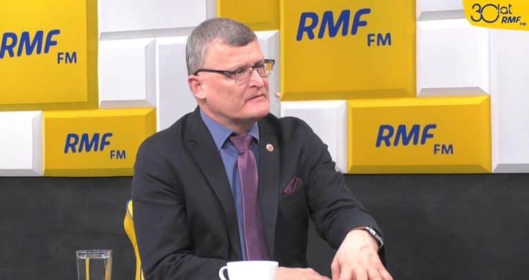Sanitarysta Grzesiowski straszy mandatami za brak szczepień