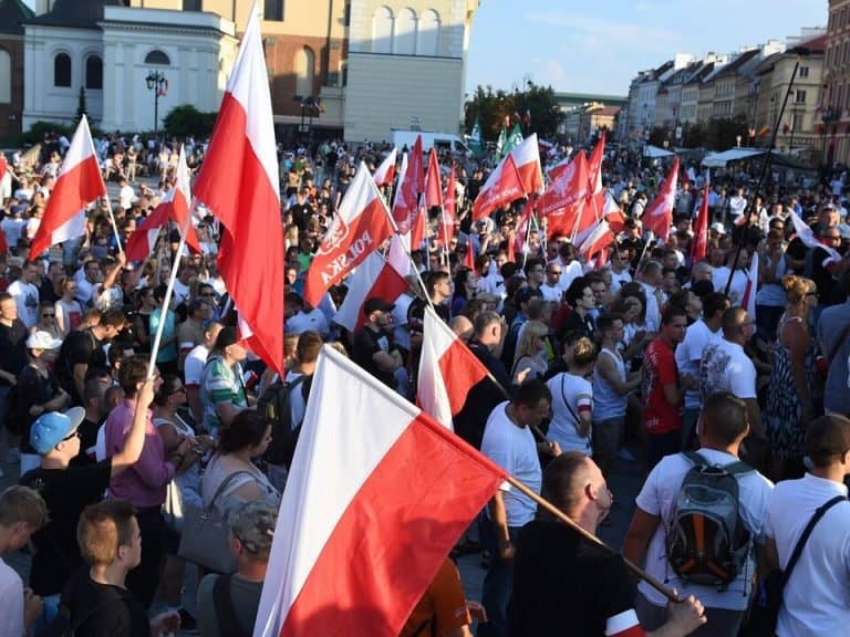 Trzaskowski chce zablokować Marsz Powstania Warszawskiego