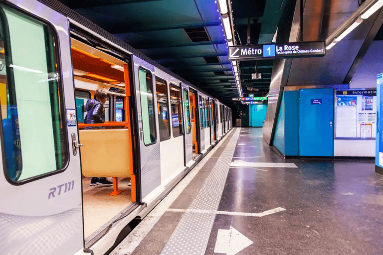 Atak islamskiego nożownika w metrze