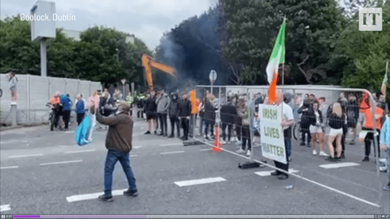 Irlandczycy mają dość nachodźców. Podpalili ośrodek azylowy