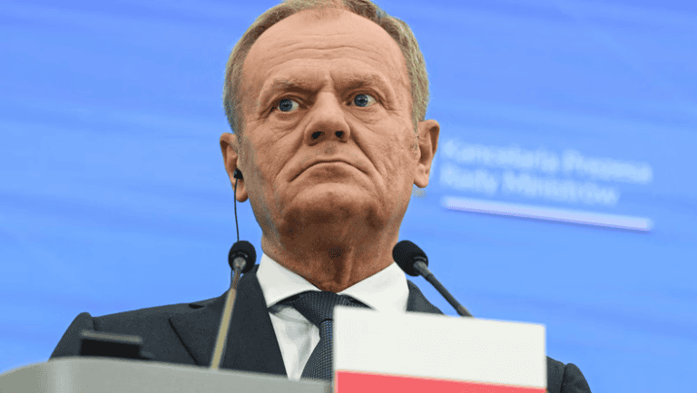Tusk wprowadza nowy podatek. Uderzy w branżę transportową