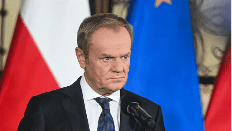 Tusk wycofuje się z projektu legalizacji aborcji