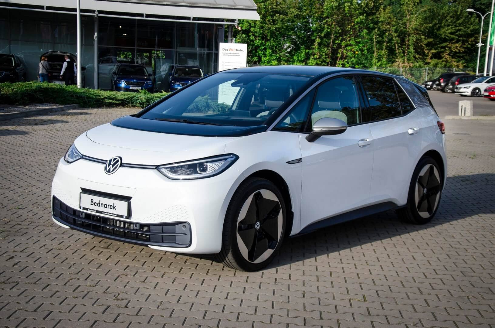 Upadek rynku samochodów elektrycznych