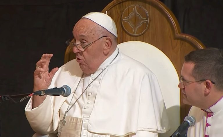 Papież Franciszek oficjalnie heretykiem