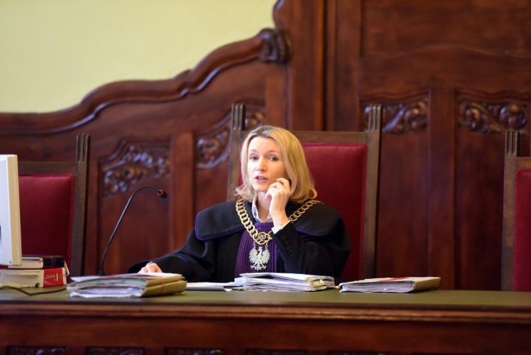 Skandal w Poznaniu. Sąd uniewinnił sodomitę, grożącego śmiercią arcybiskupowi