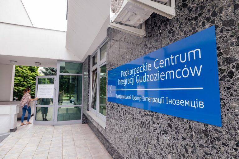 Tusk planuje masowe przyjmowanie nachodźców