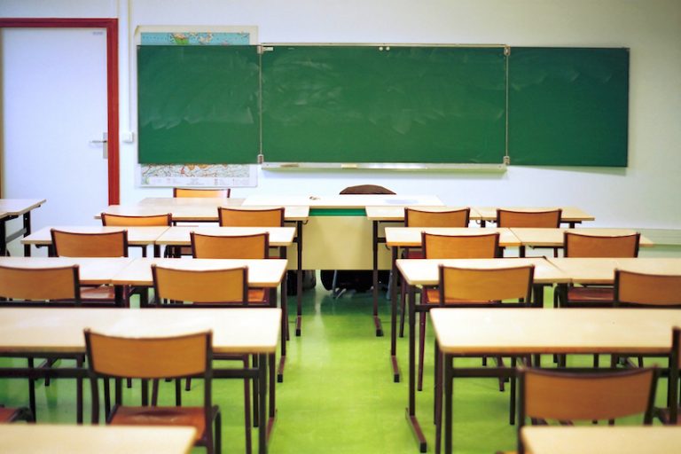 Krytycy miażdżą skrajnie lewicowy projekt MEN, dotyczący edukacji seksualnej