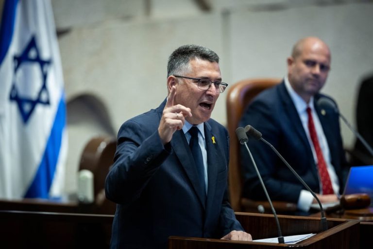 Premier Irlandii został nazwany „antysemitą” za krytykę żydowskich zbrodni wojennych