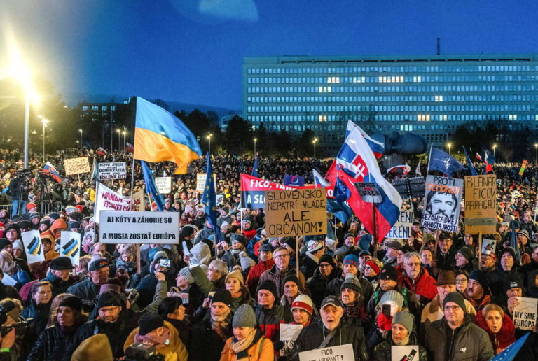Eurokomuniści chcą „Majdanu” na Słowacji