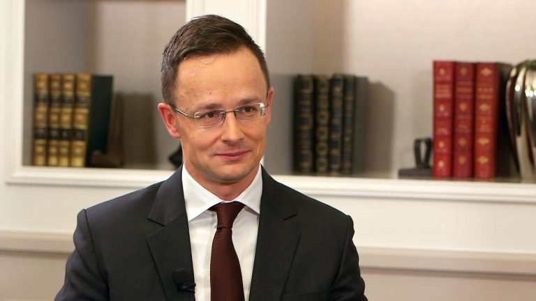 Szef MSZ Węgier: Radosław Sikorski to agent Sorosa