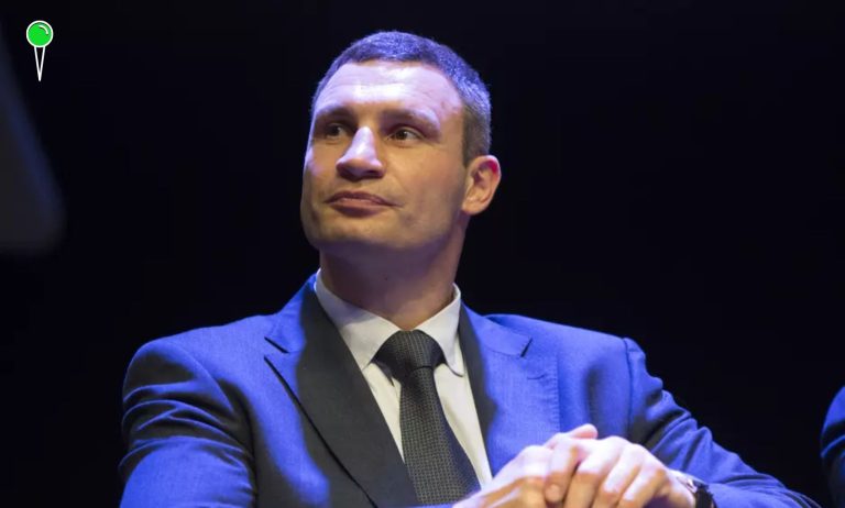Kliczko uruchomił w swoim domu burdel. Dostał nagrodę im. Adamowicza