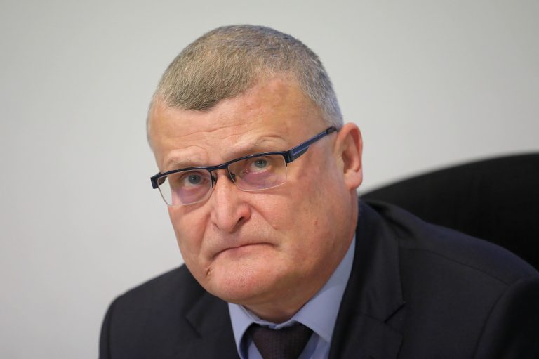 Ruszyła szczepionkowa łapanka Grzesiowskiego