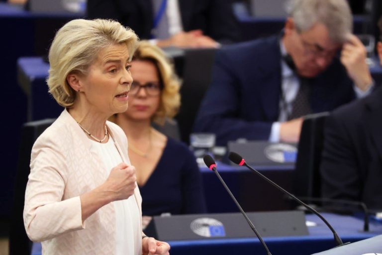 Ile Unia wydała na zmianę władzy w Polsce?