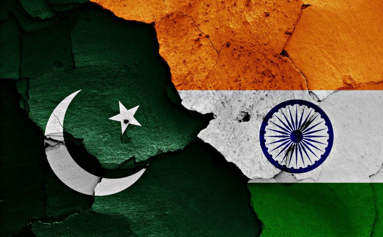 Indie intensyfikują ataki na Pakistan