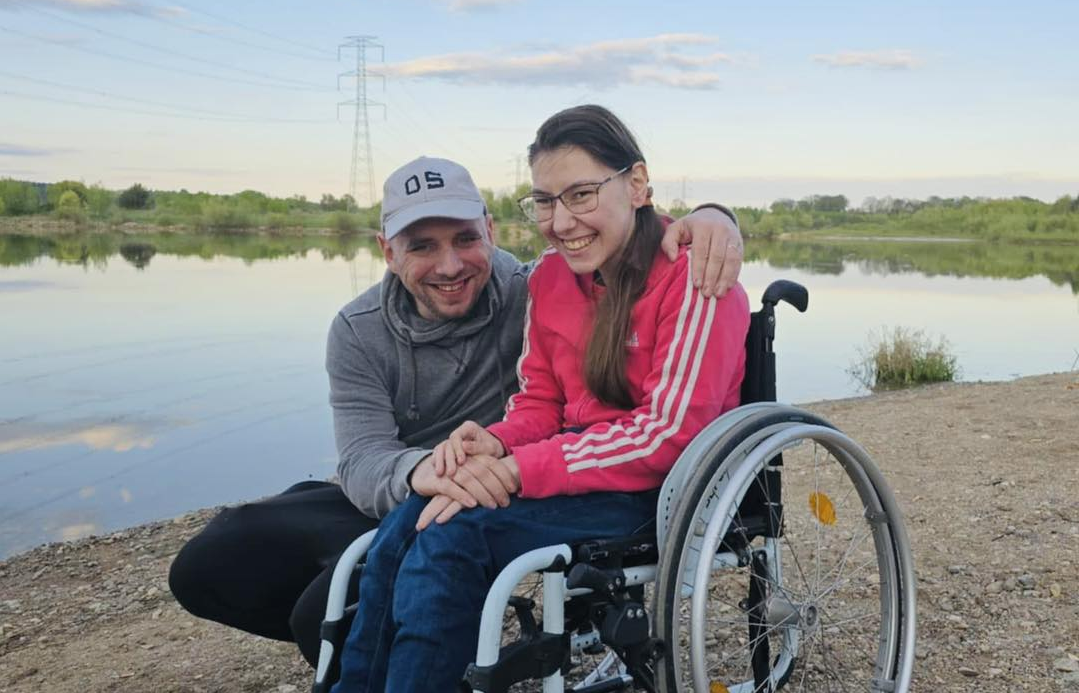 Władze odebrały dziecko rodzicom, bo matka jeździ na wózku