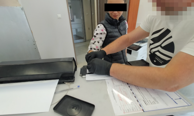 Pijana Ukrainka atakowała policjantów i radiowóz