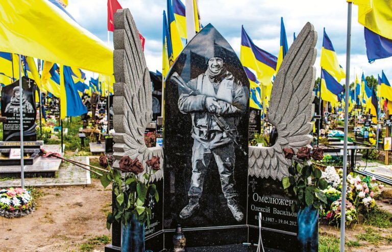 Francuzi twierdzą, że Ukraina znacznie zaniża swoje straty frontowe