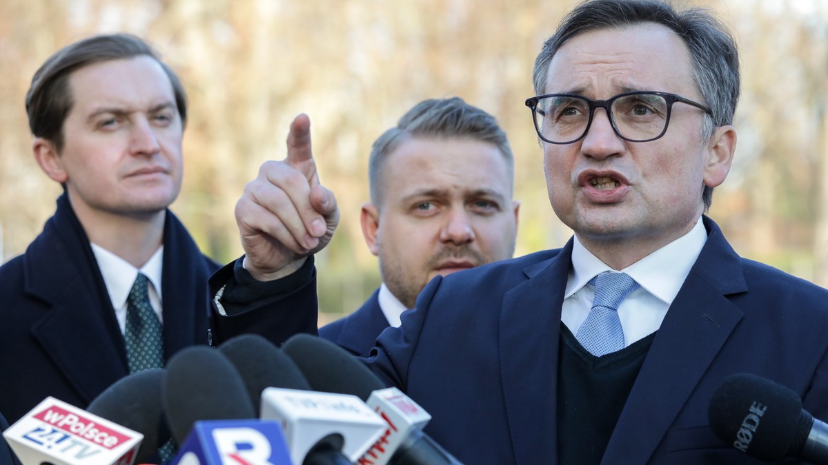 Tusk i jego ludzie sfałszowali dokument państwowy. Jest zawiadomienie