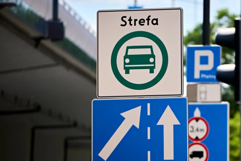 Niemcy masowo likwidują Strefy Czystego Transportu. Polska nadal brnie w tę utopię