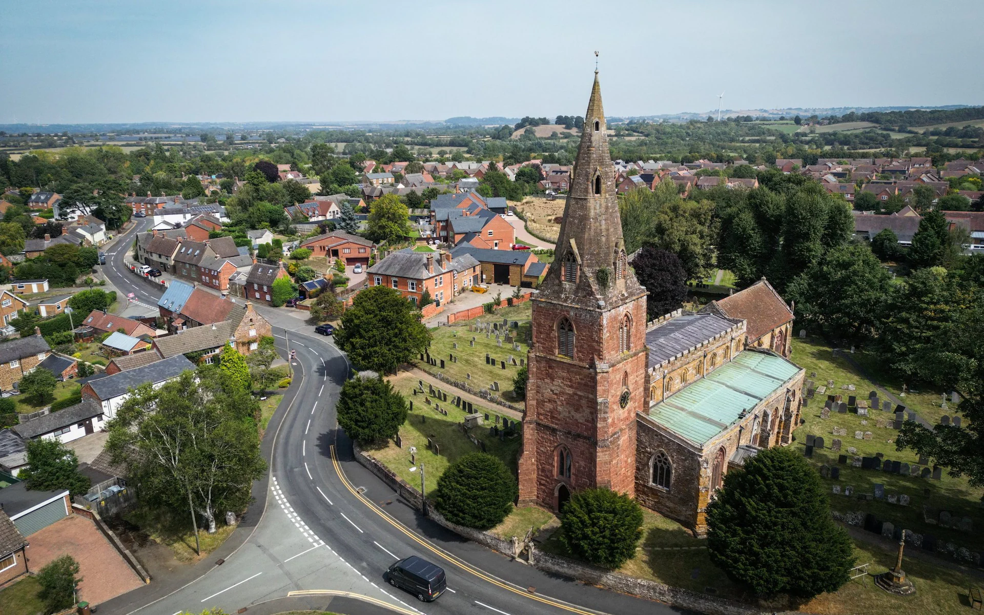 Anglicy chcą godziny policyjnej. Przyczyną agresywni imigranci