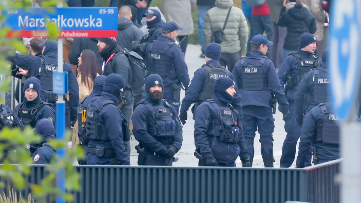 Policja broniła banderowskiej flagi ukronazistów
