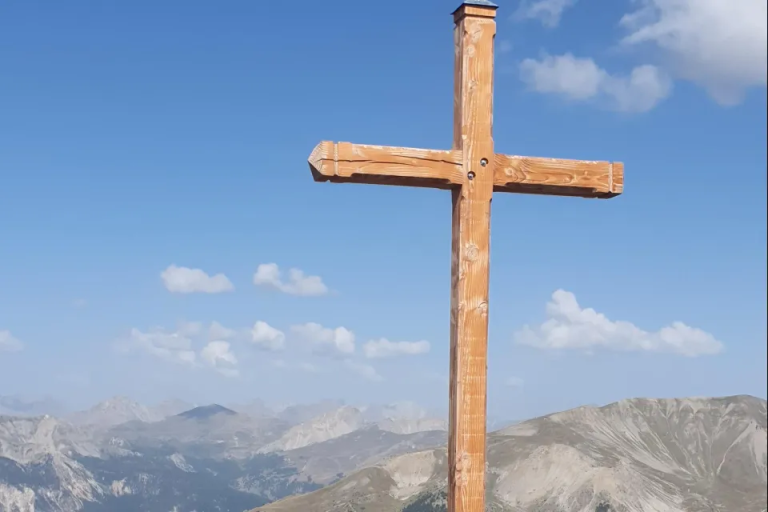 Odnowili stary krzyż. Nie spodobało się to lokalnym władzom