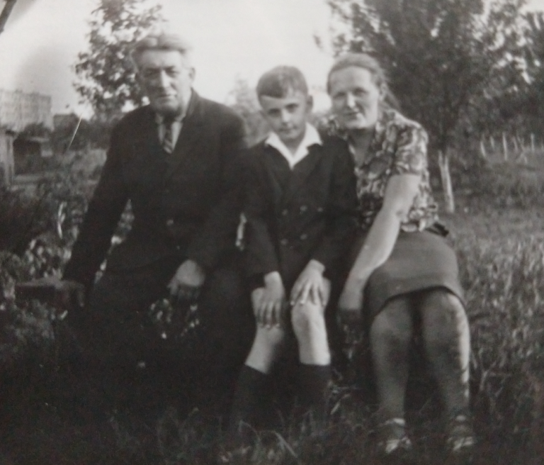 Między młotem a kowadłem dwóch totalitaryzmów – historia rodziny Balcerzaków z Moczadeł