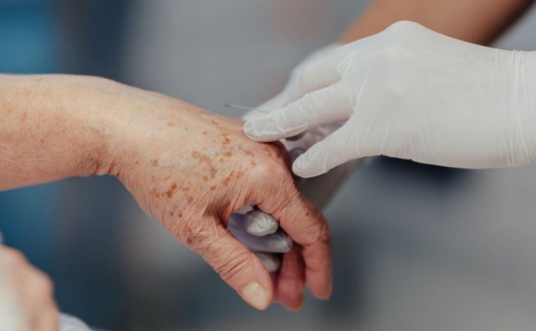 Kanadyjczycy są coraz częściej zmuszani do eutanazji