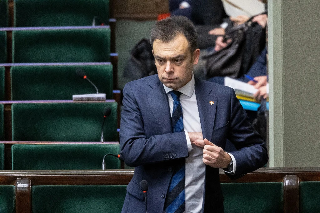 Minister Tuska zapowiada: nie jeden a trzy podatki w górę
