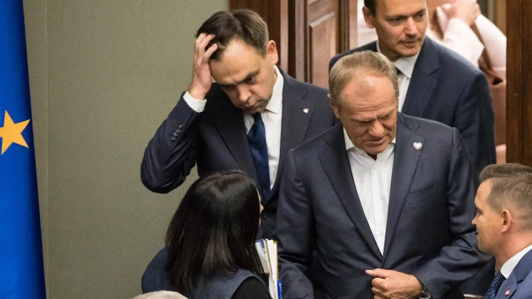 Tusk prowadzi Polskę nad przepaść. Rekordowy deficyt budżetowy