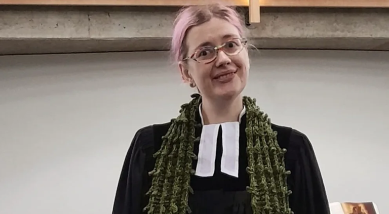 Protestancka „pastor” pobłogosławiła związek czterech sodomitów