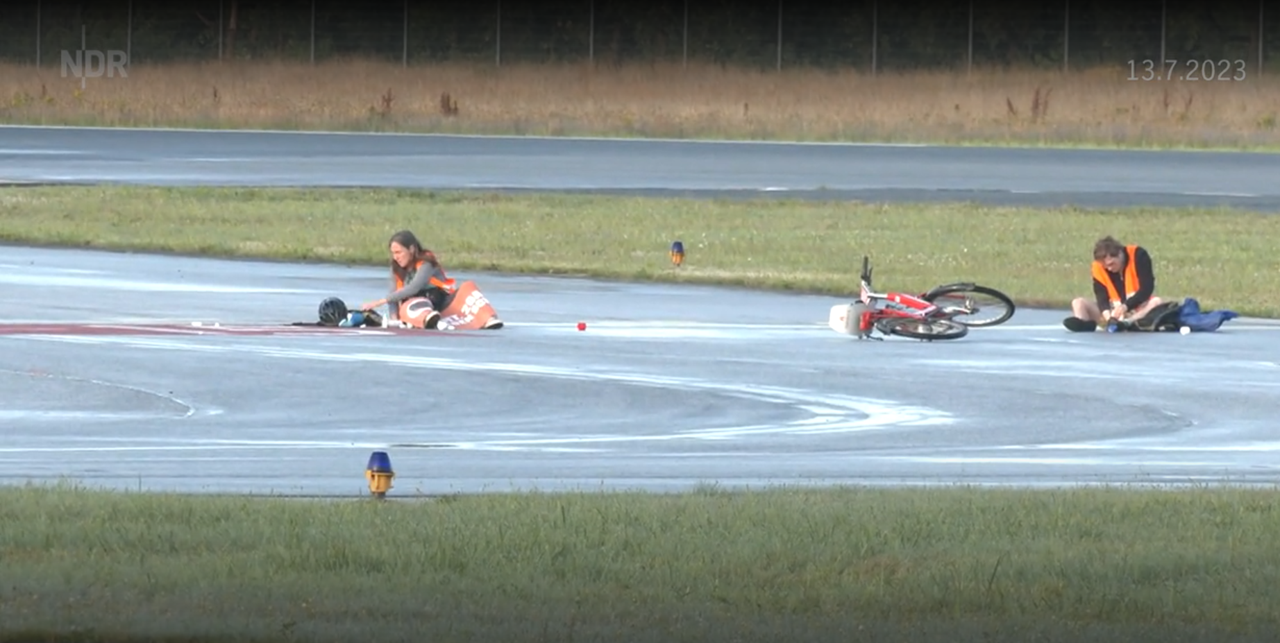 „Ostatnie Pokolenie” ukarane za blokadę lotniska