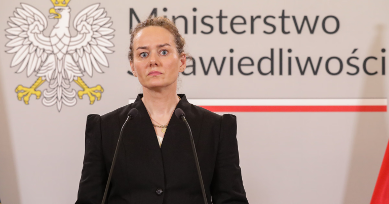 Priorytety rządu Tuska: strategia walki z „antysemityzmem”