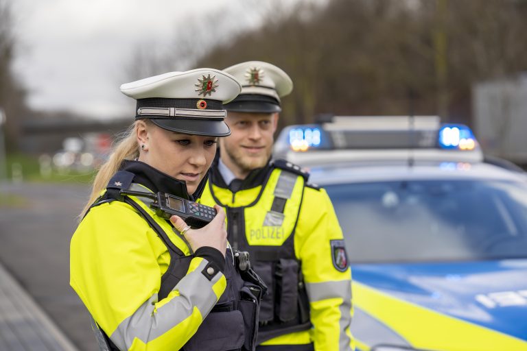 Niemiecki policjant podał się za kobietę, by dostać awans
