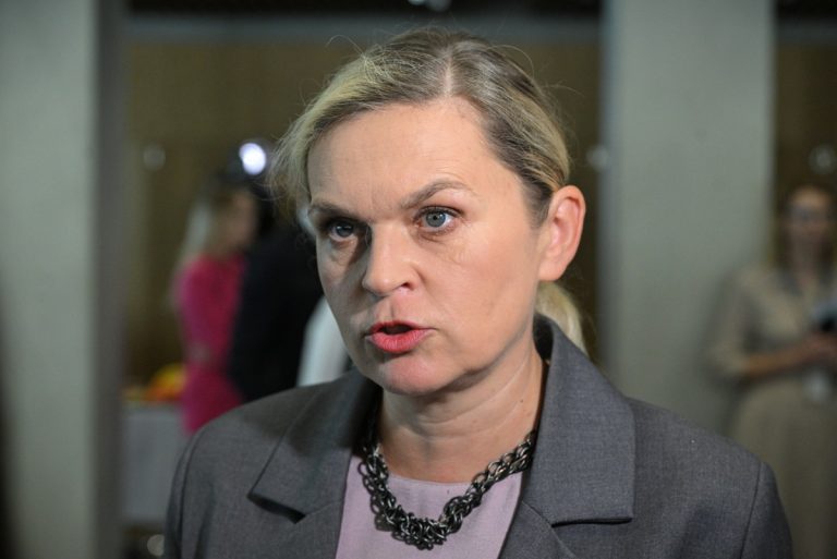 Po klęsce „Edukacji Zdrowotnej” Nowacka chce, by przedmiot był przymusowy