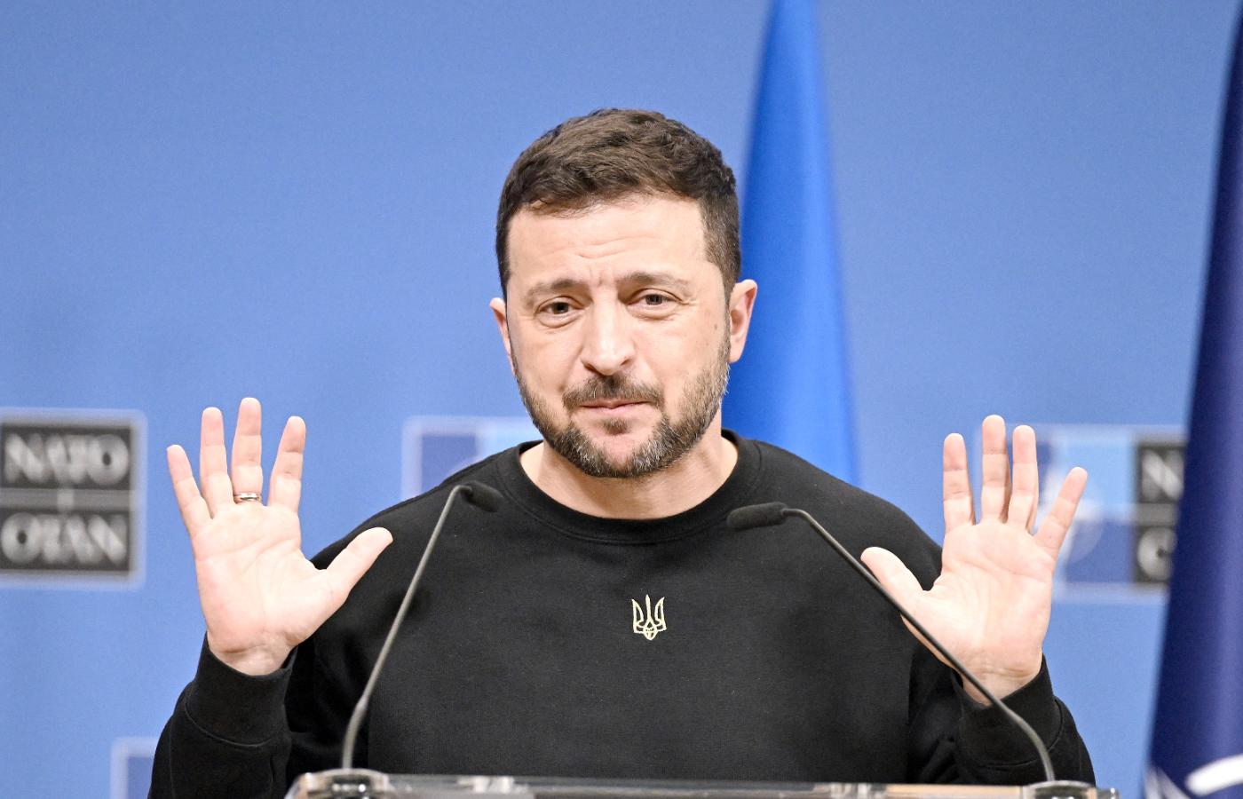 Zełenski zmienia się w dyktatora