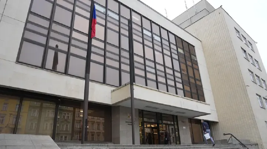 Koniec ukroamoku w Czechach. Z urzędów znikają flagi