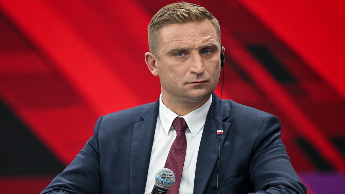 Rząd Tuska wziął się za Bąkiewicza. Prawie 400 tys. zł do zwrotu