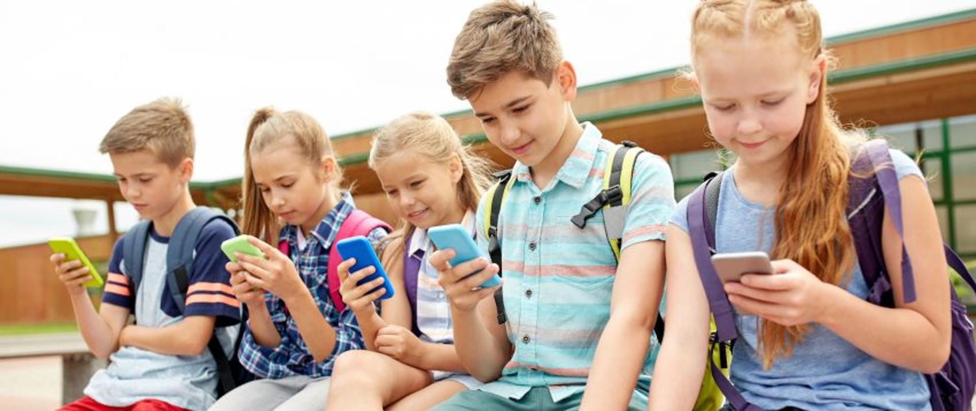 Zbliża się zakaz społecznościówek dla polskich dzieci