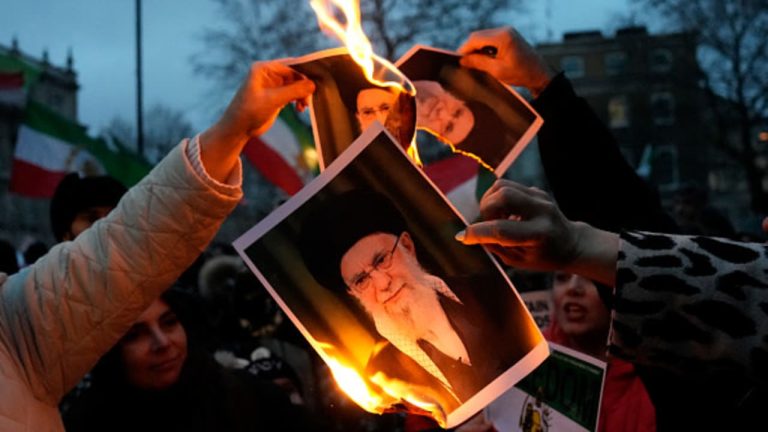 Mossad i Szinbet stoją za protestami w Iranie