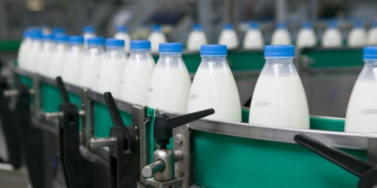 Mimo klęski systemu kaucyjnego, władze chcą go rozszerzyć na butelki po mleku