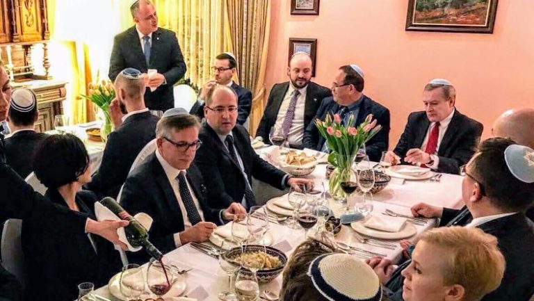 Rozłam w PiS? Narasta konflikt Morawieckiego i Czarnka