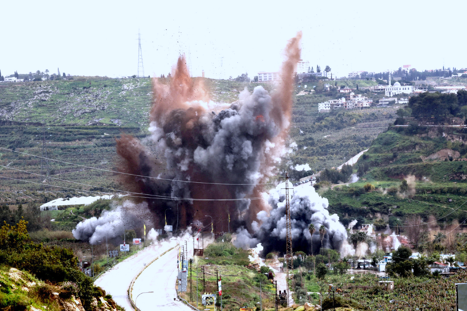 Izrael łamie zawieszenie broni z Libanem i przez cały czas niszczy wioski chrześcijan