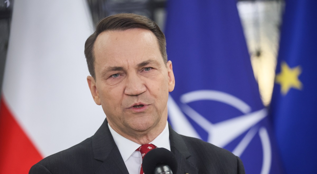 Sikorski znów na tajnym zebraniu grupy Bilderberg. Komu służy?